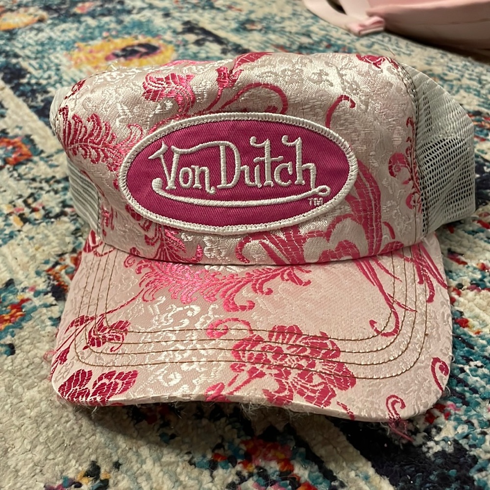 VONDUTCH PINK SATIN TRUCKER HAT